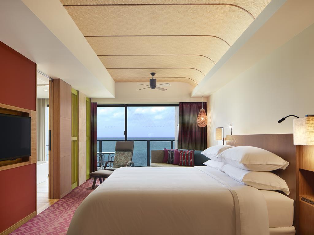 Sheraton Okinawa Sunmarina Resort Onna Extérieur photo