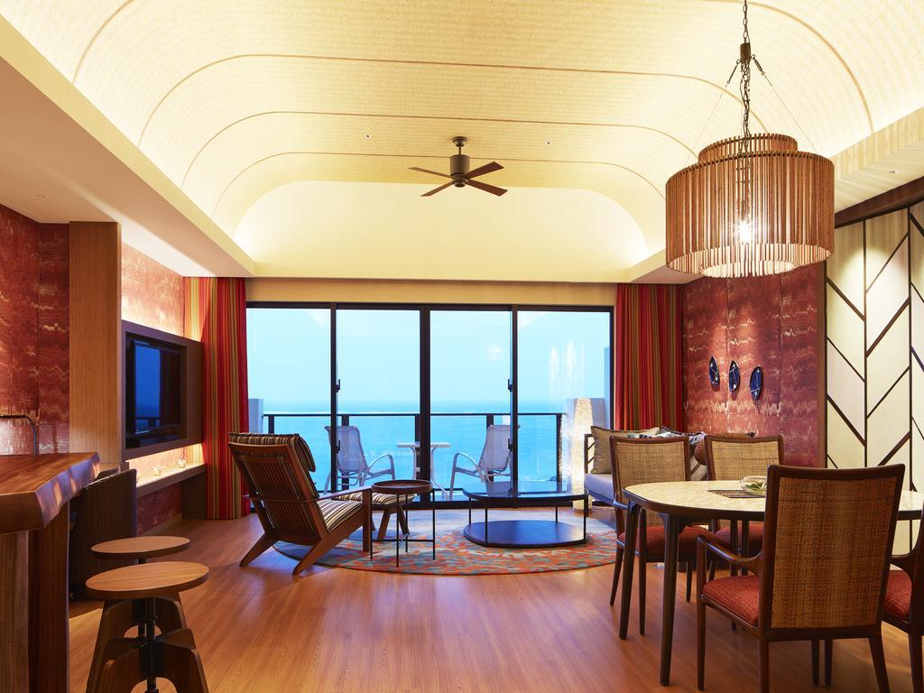 Sheraton Okinawa Sunmarina Resort Onna Extérieur photo