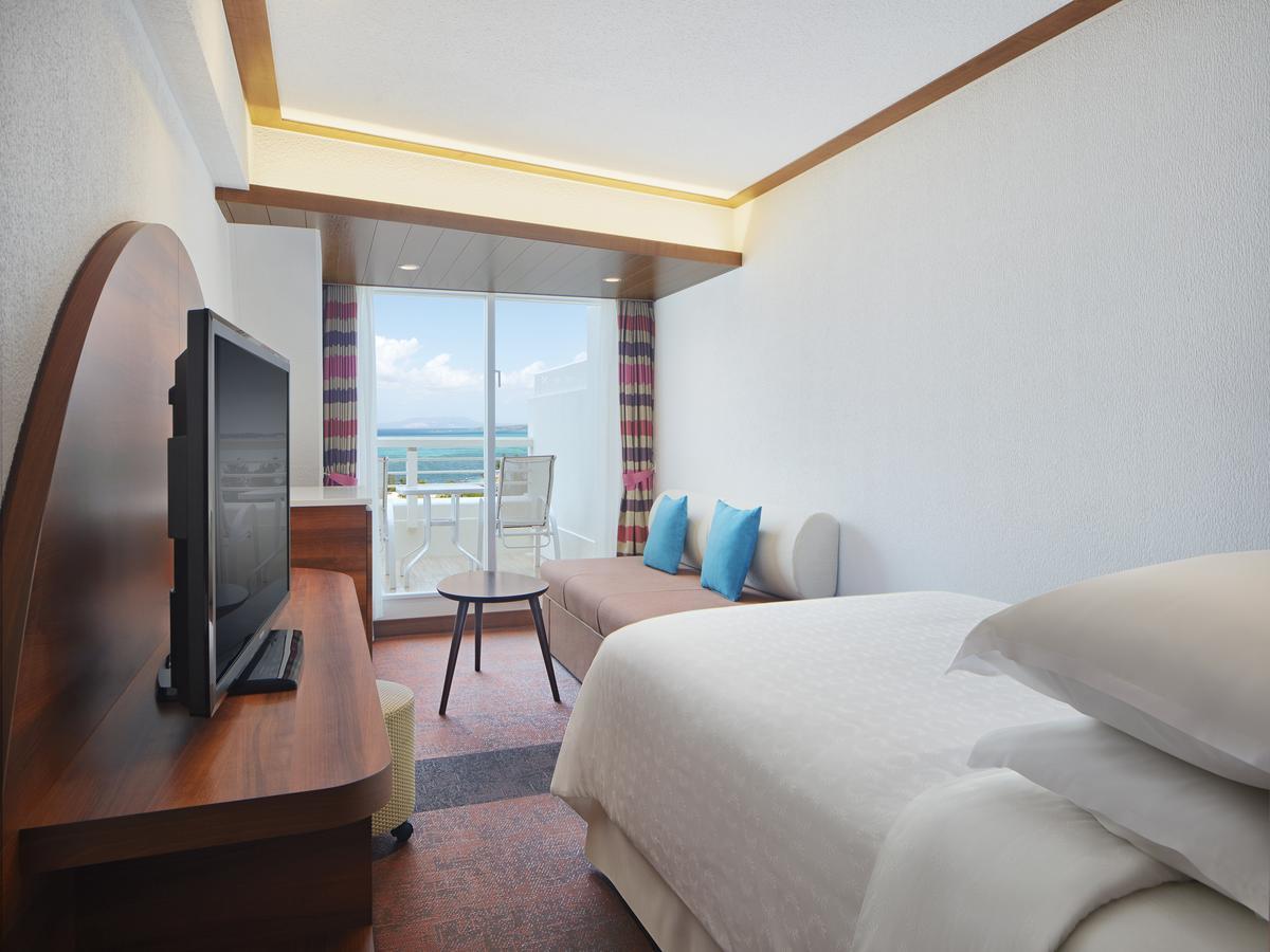 Sheraton Okinawa Sunmarina Resort Onna Extérieur photo