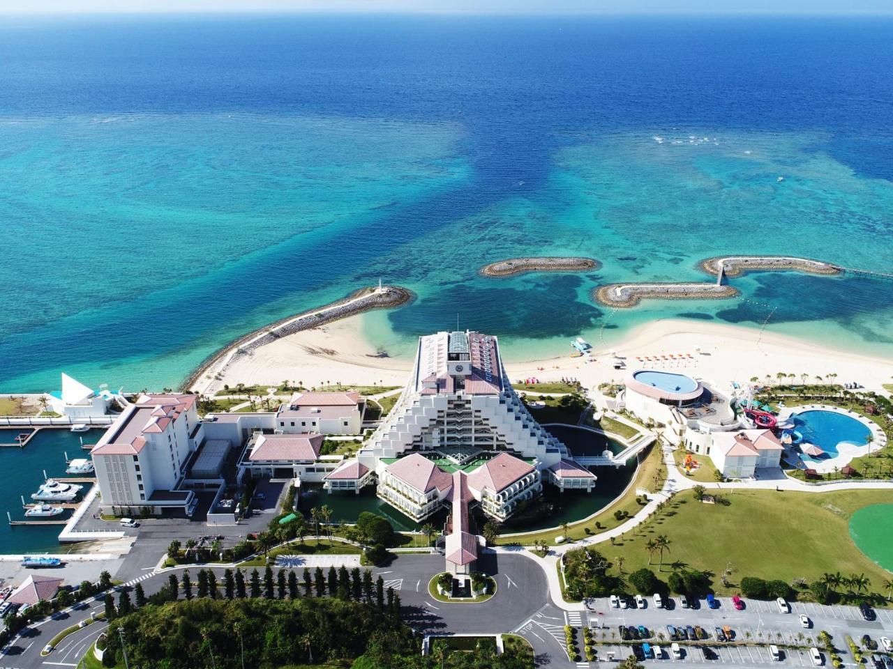 Sheraton Okinawa Sunmarina Resort Onna Extérieur photo