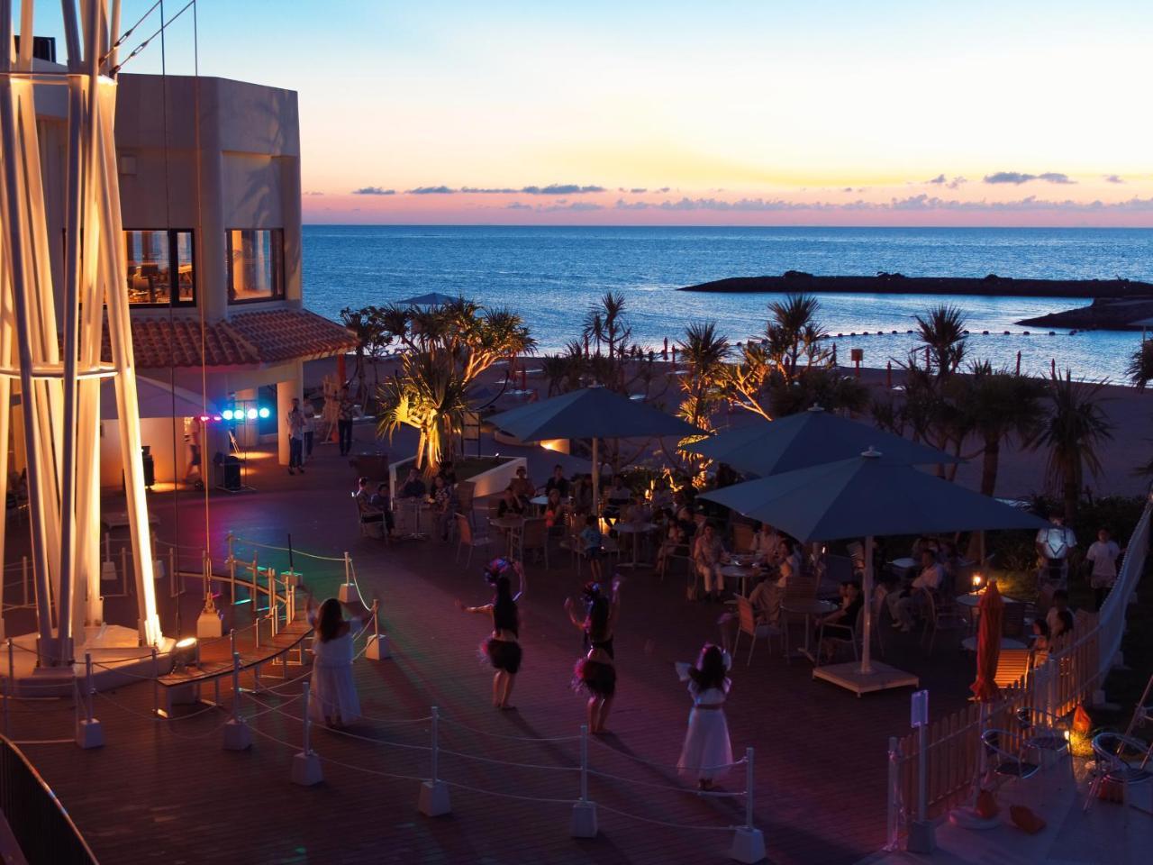 Sheraton Okinawa Sunmarina Resort Onna Extérieur photo