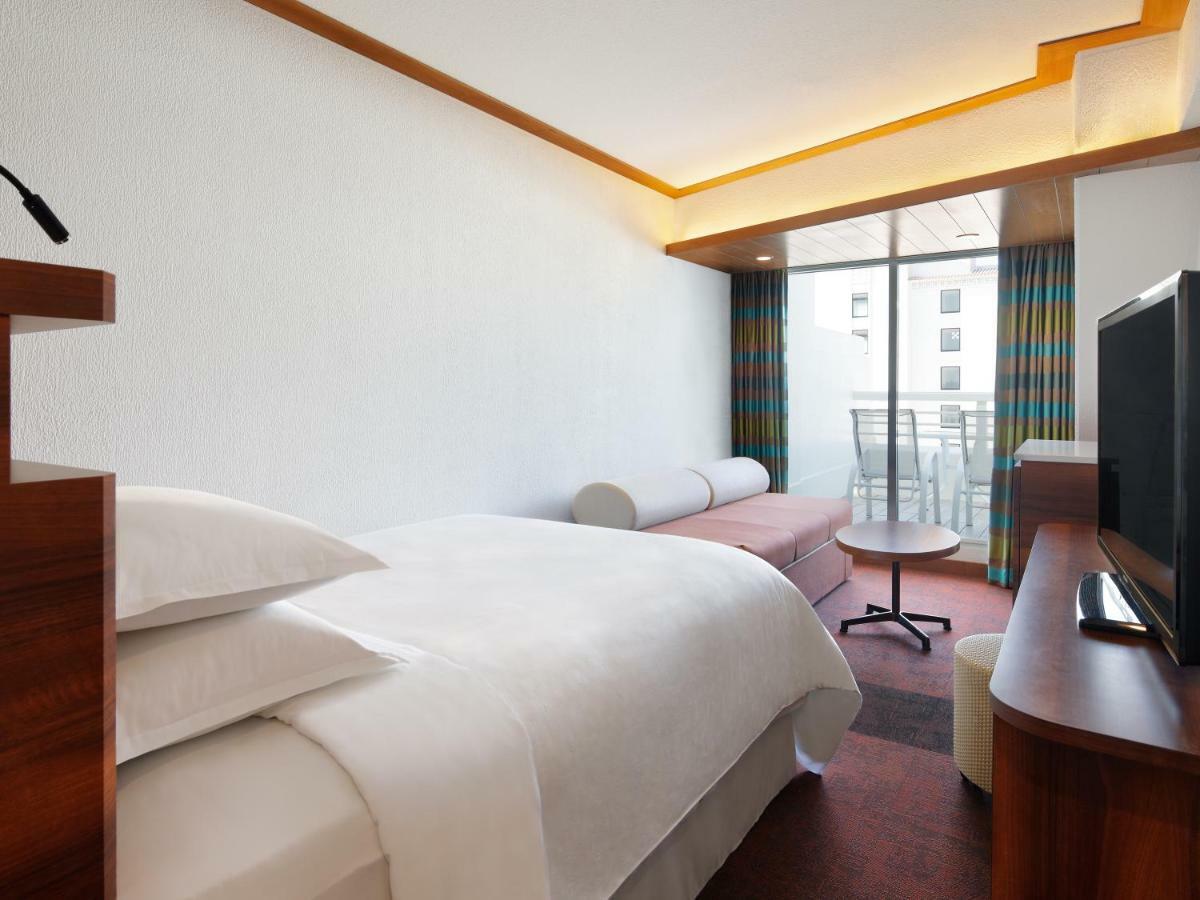 Sheraton Okinawa Sunmarina Resort Onna Extérieur photo