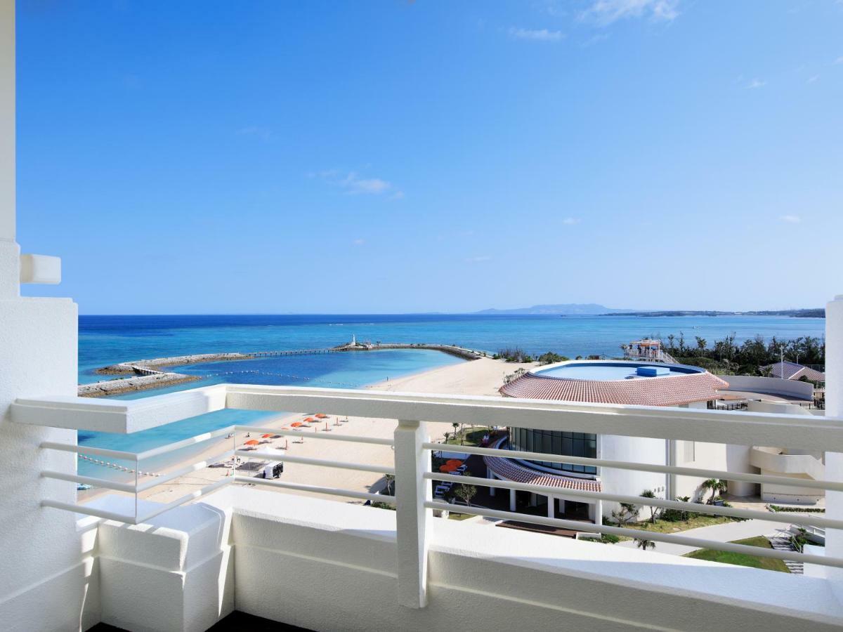 Sheraton Okinawa Sunmarina Resort Onna Extérieur photo