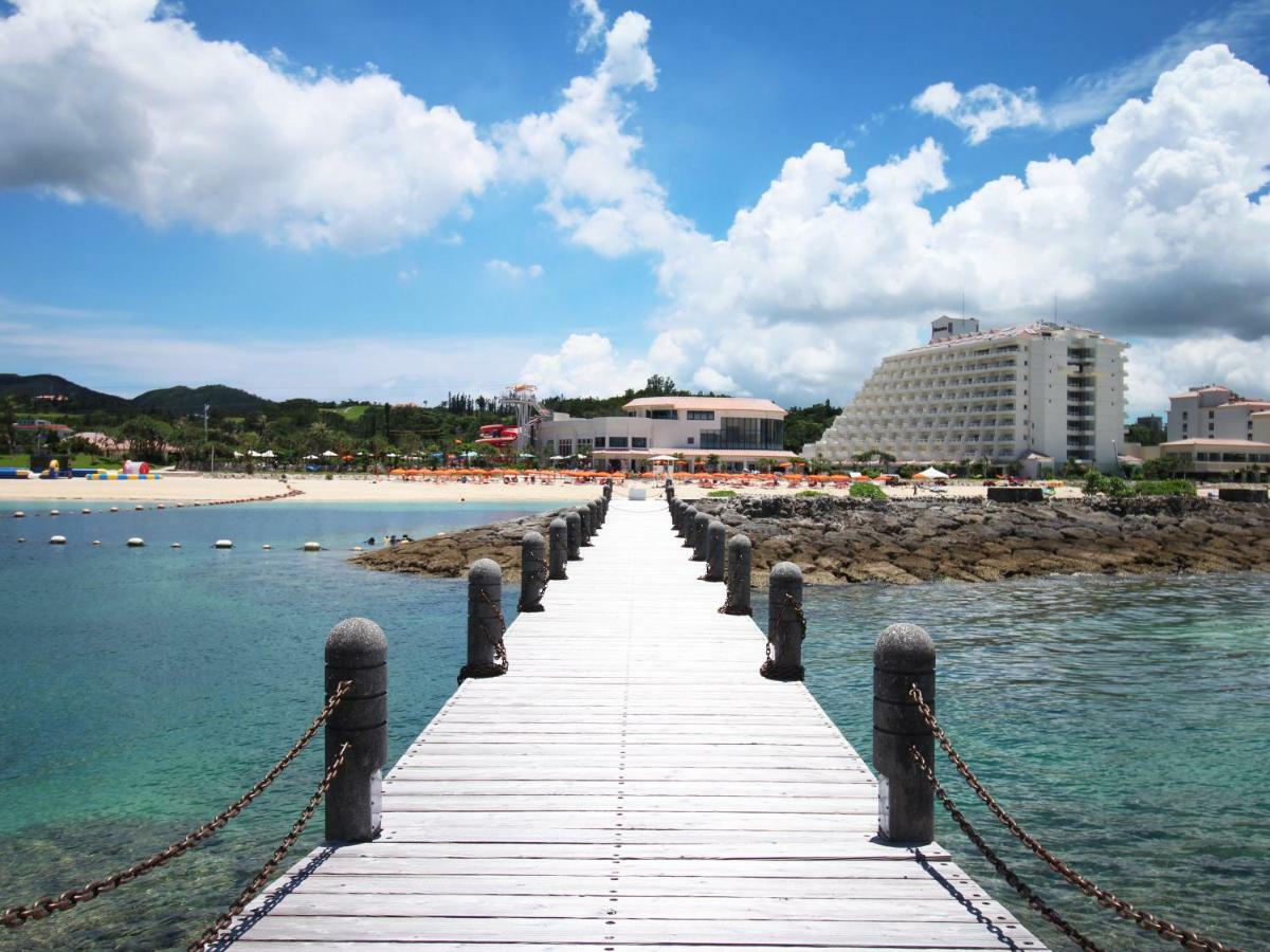 Sheraton Okinawa Sunmarina Resort Onna Extérieur photo