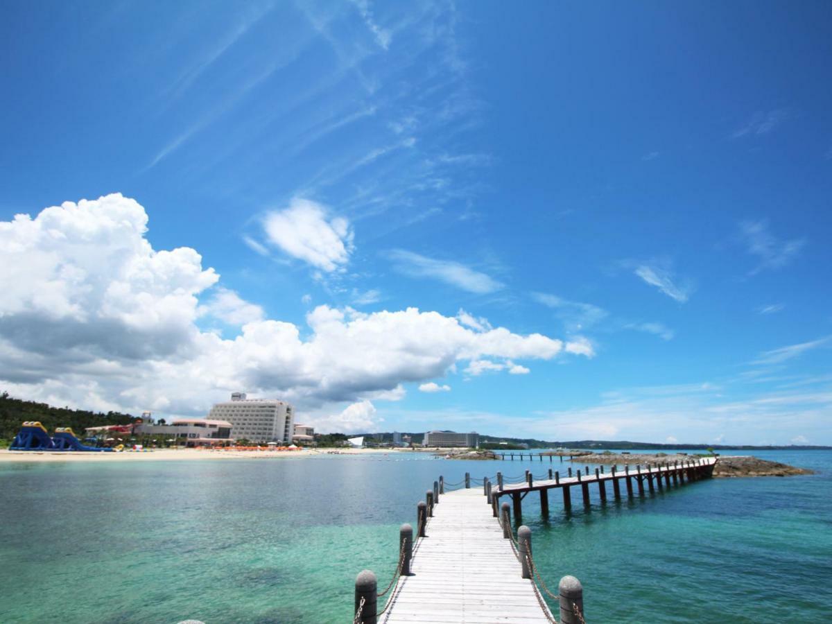 Sheraton Okinawa Sunmarina Resort Onna Extérieur photo