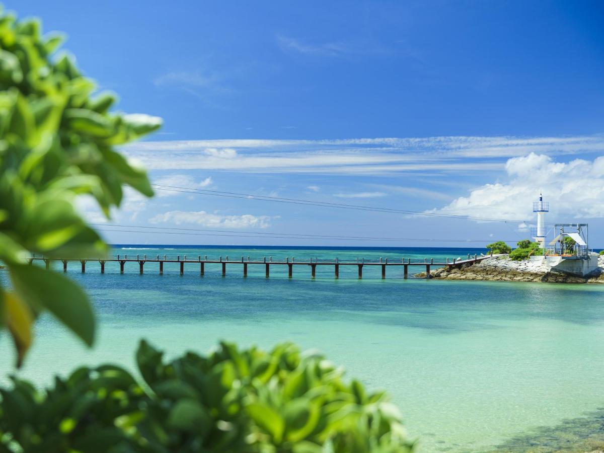 Sheraton Okinawa Sunmarina Resort Onna Extérieur photo