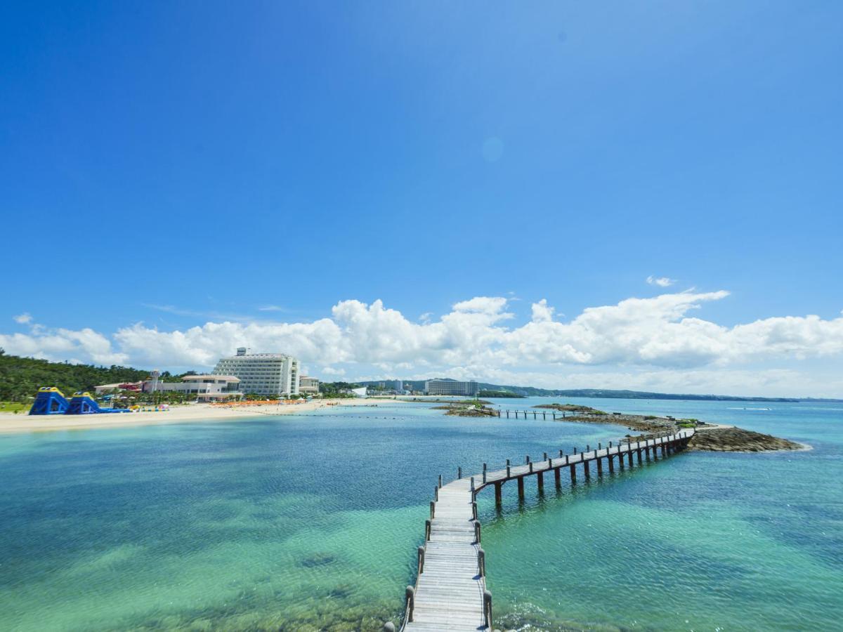 Sheraton Okinawa Sunmarina Resort Onna Extérieur photo