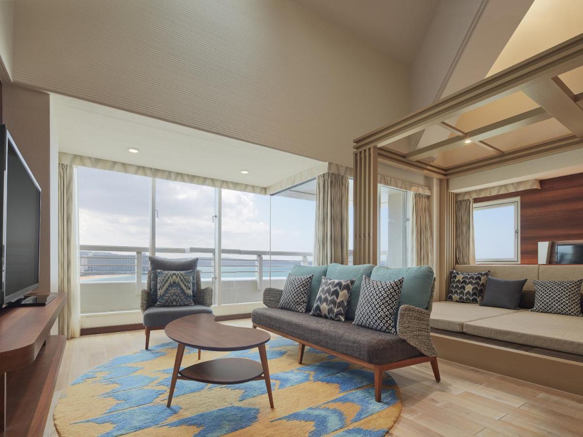 Sheraton Okinawa Sunmarina Resort Onna Extérieur photo