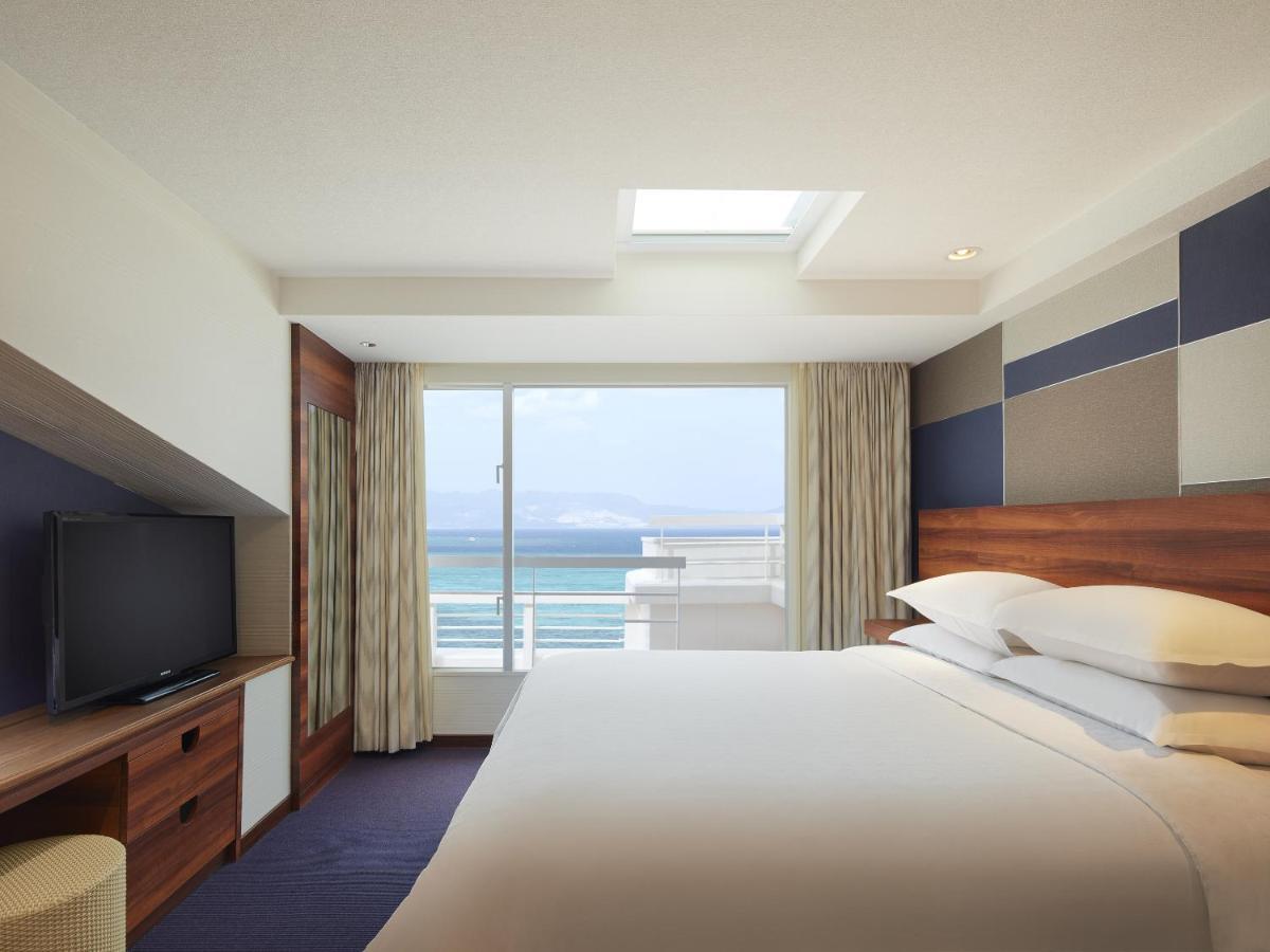 Sheraton Okinawa Sunmarina Resort Onna Extérieur photo