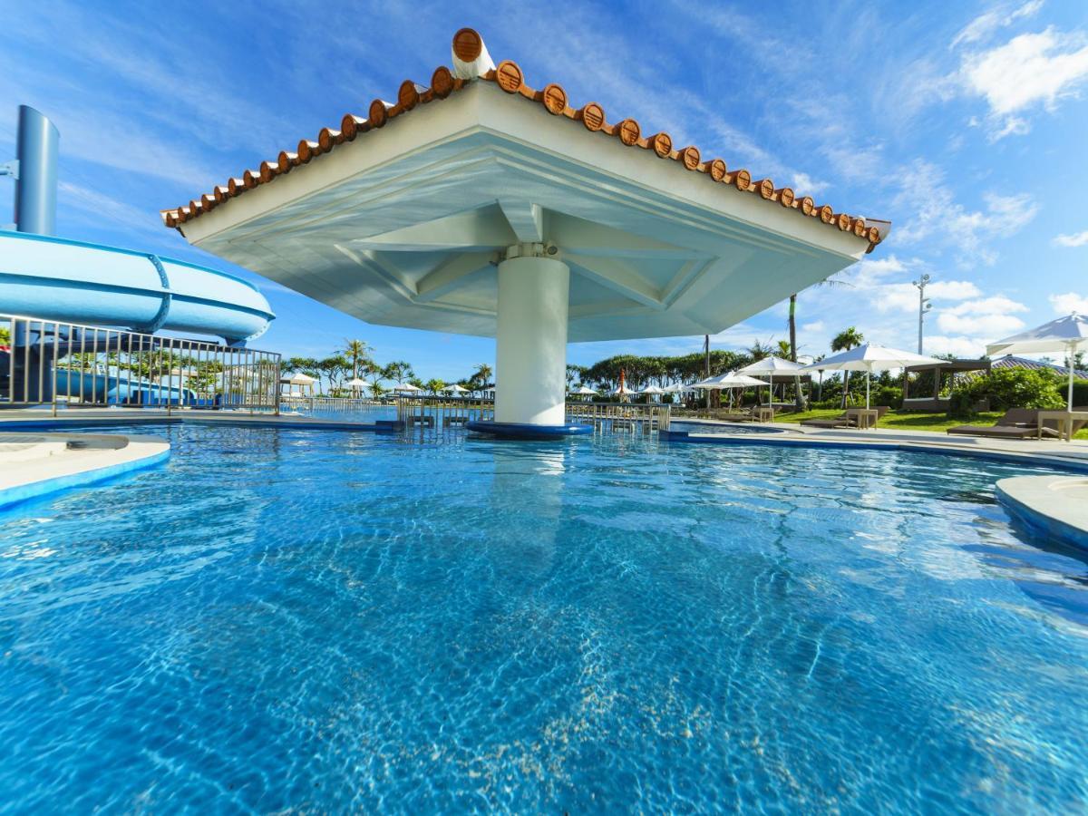 Sheraton Okinawa Sunmarina Resort Onna Extérieur photo