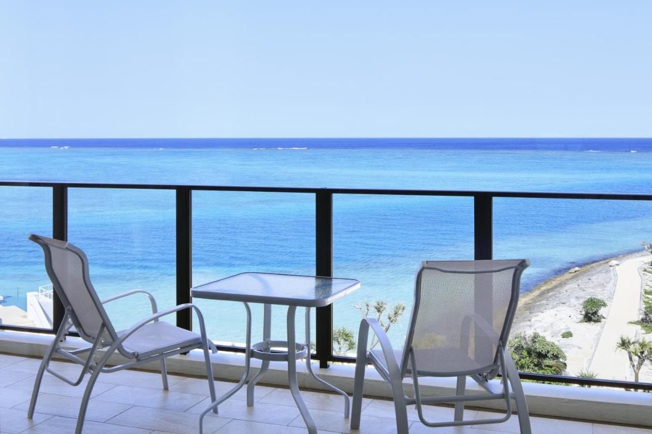 Sheraton Okinawa Sunmarina Resort Onna Extérieur photo