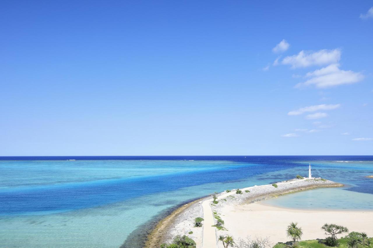 Sheraton Okinawa Sunmarina Resort Onna Extérieur photo