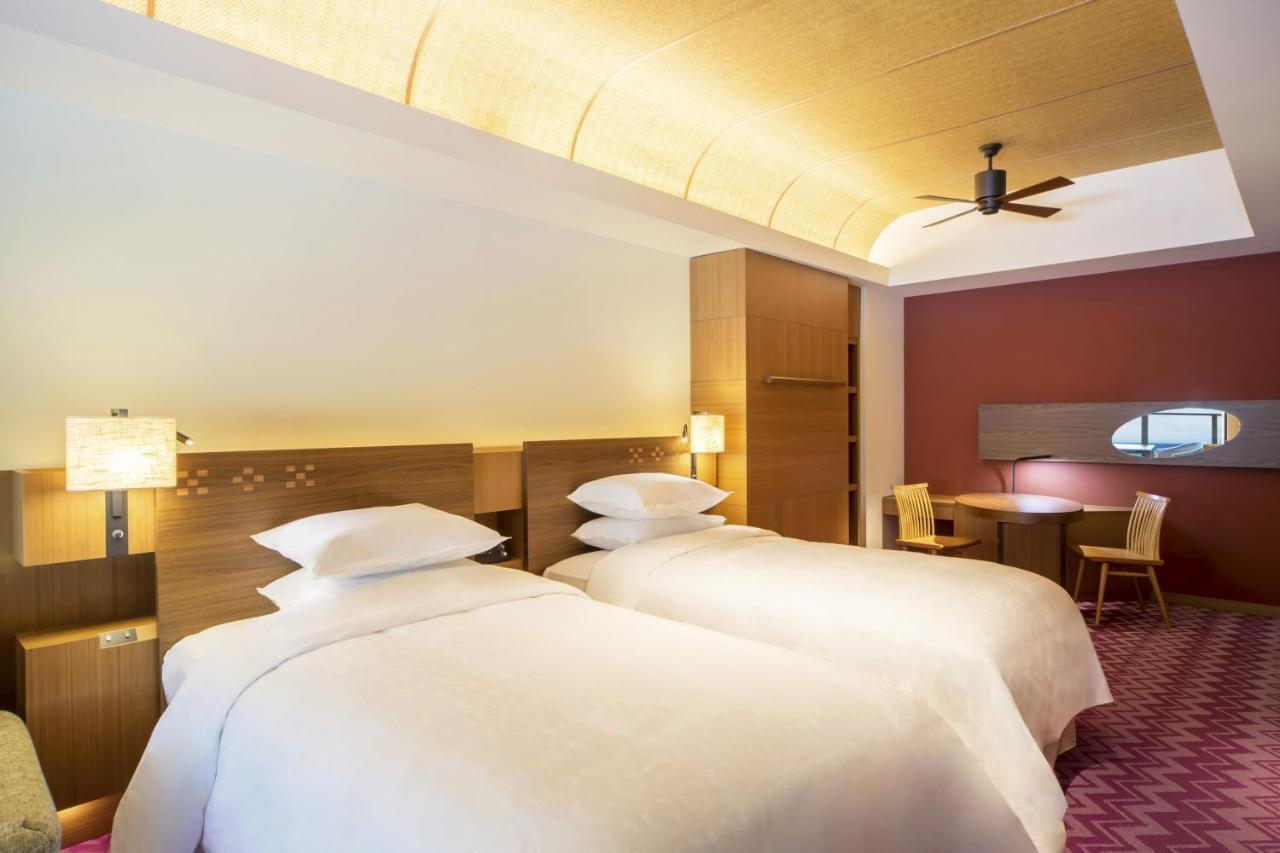 Sheraton Okinawa Sunmarina Resort Onna Extérieur photo