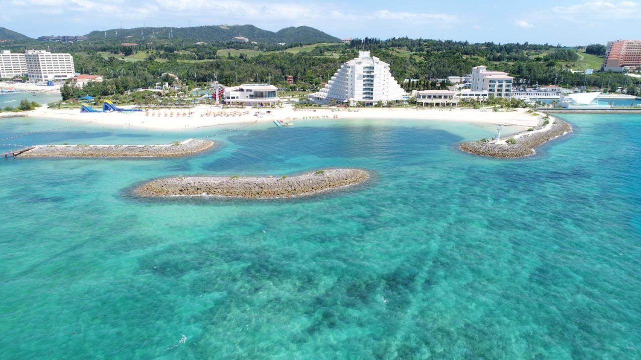 Sheraton Okinawa Sunmarina Resort Onna Extérieur photo